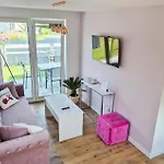 3 Bedroom Lovely In Wapnica בית נופש *